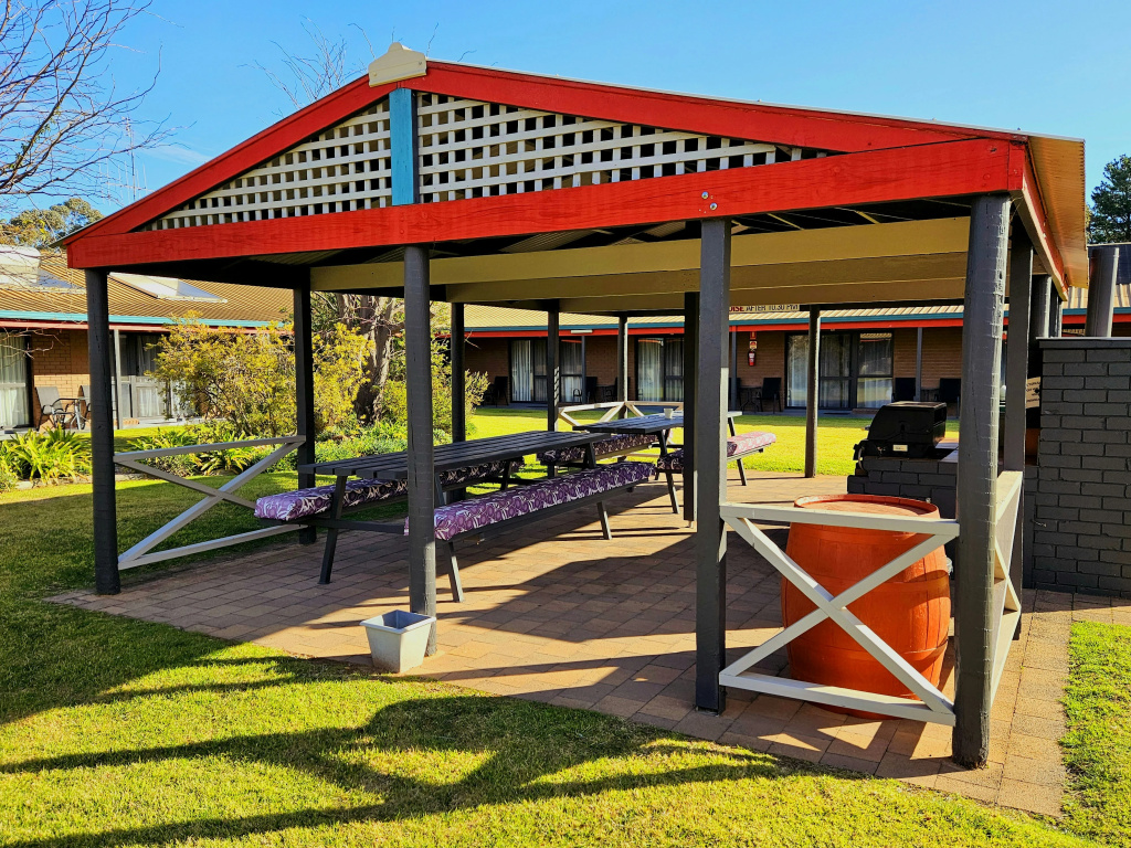 Barooga Country Inn Motel
