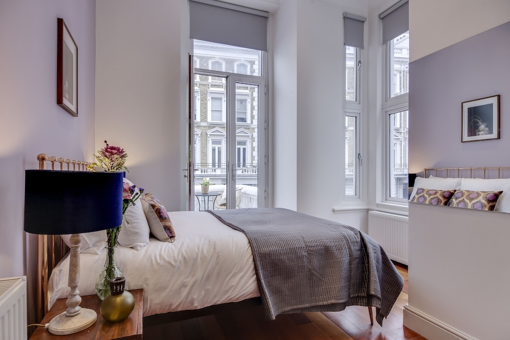 The Lexham Gardens Escape - Central 2BDR with Balcony