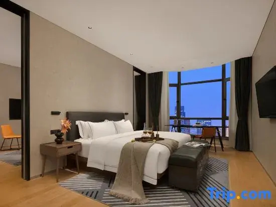 Luxury Suite