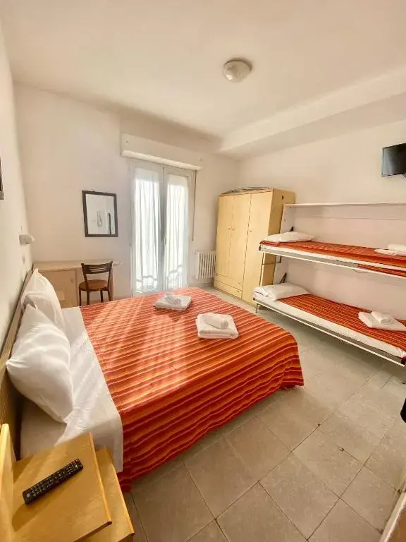 Economy room
