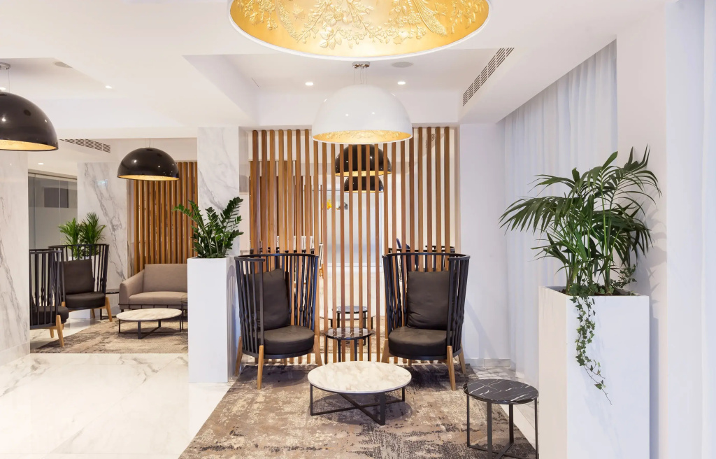Lobby & Reception