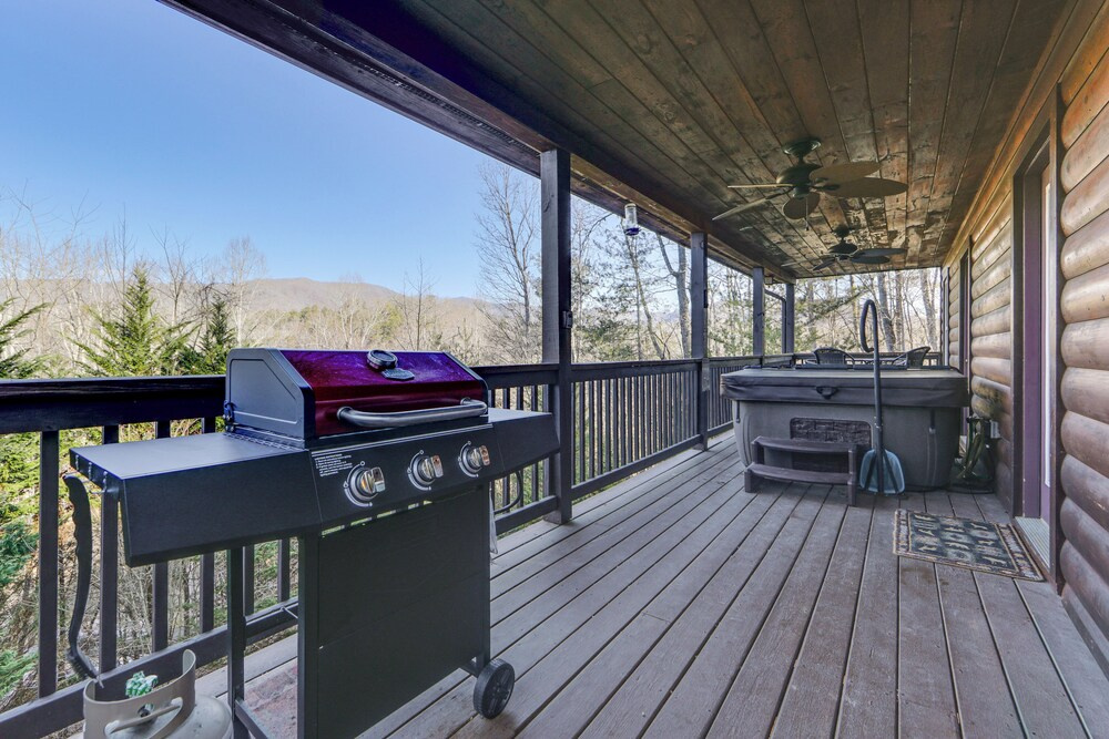 Mtn-view Getaway w/ Lake Access in Whittier!