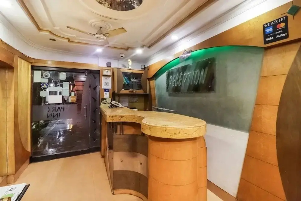 Amit Hotel by OYO Rooms