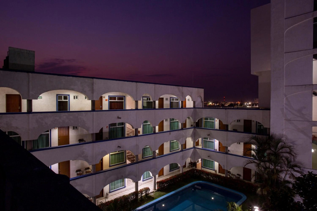 Hotel photo 12