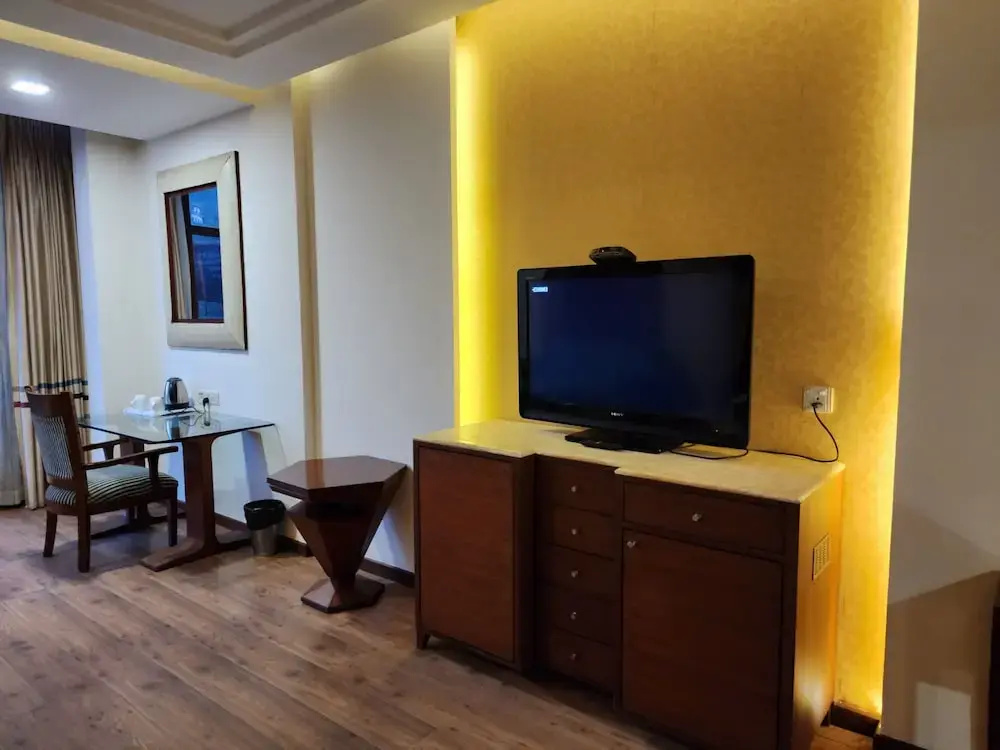 Luxury Suite