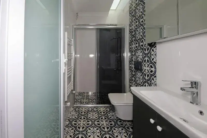 Deluxe Double room with balcony (full double bed)