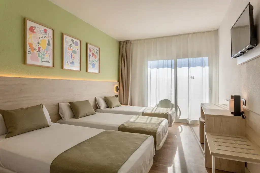 Triple room