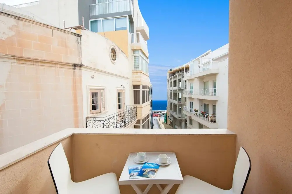 Balcony & Terrace