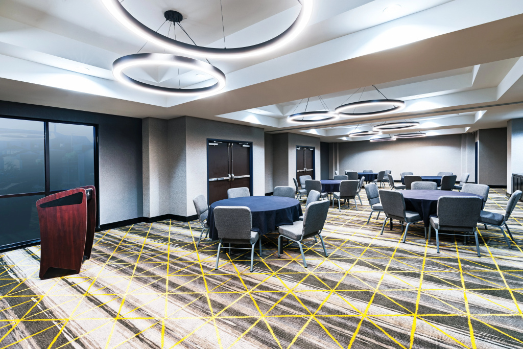 Holiday Inn Hotel & Suites Tulsa South by IHG - Général