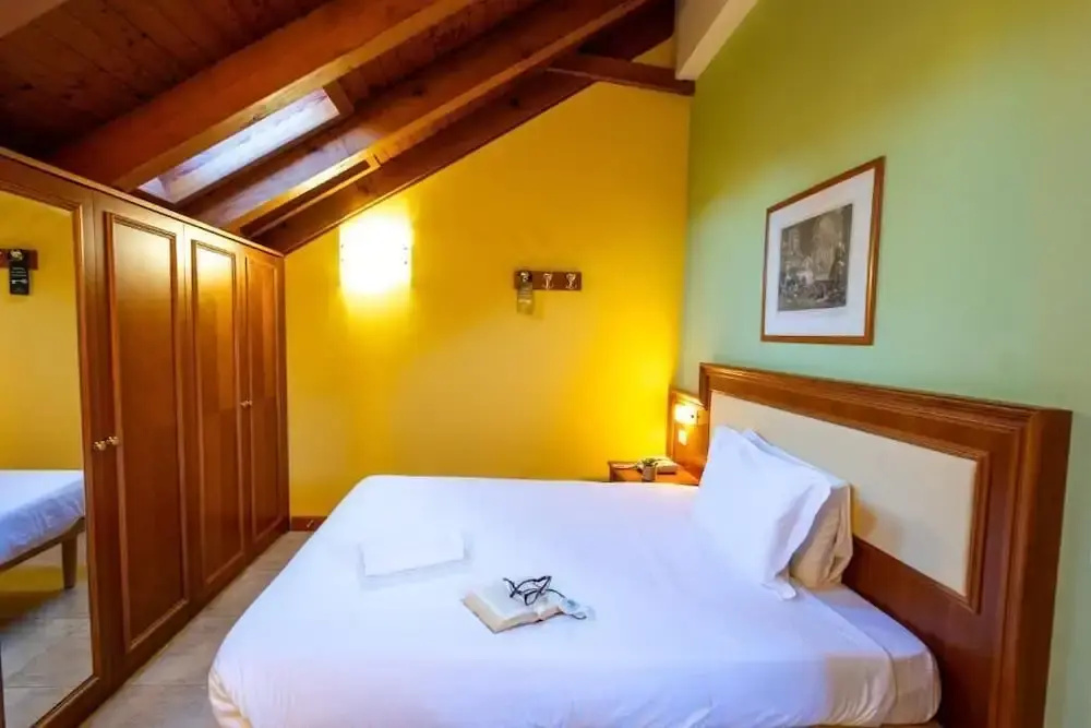 Standard Double Attic room (full double bed)