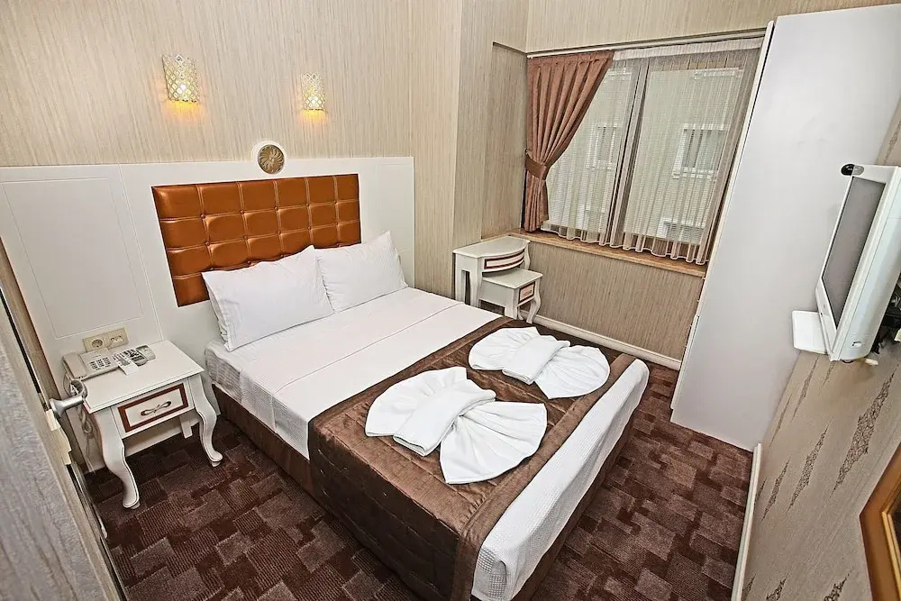 Standard Double room with balcony (full double bed)