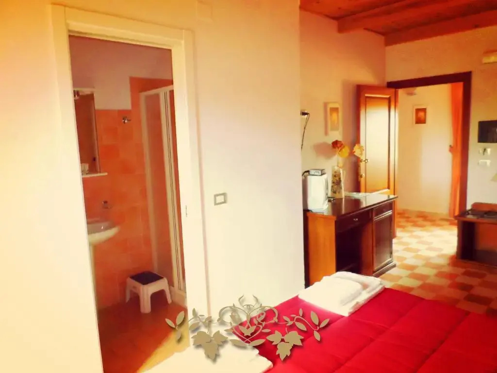 Standard Triple room