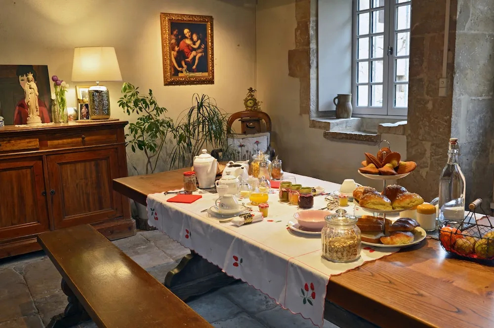 Afficher la photo 8 — Association Le prieuré Saint Barthélémy