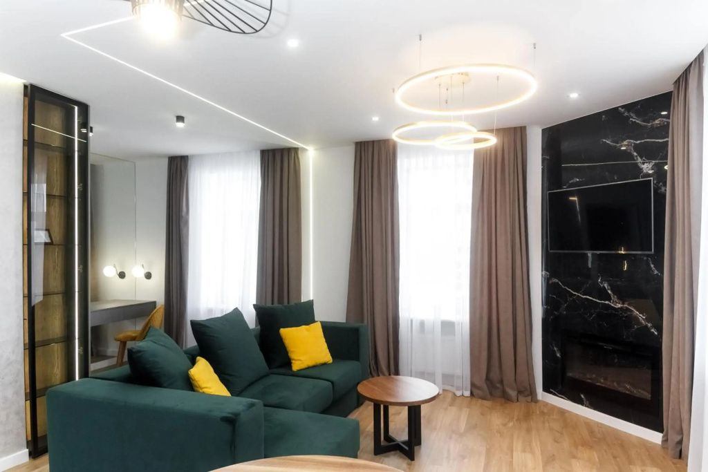 Close to main square, big living room and kitchen 2 saparate rooms