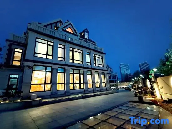Wisdoms Hot Spring Royal View Villa (Qingdao Poly Sea Roland Store)