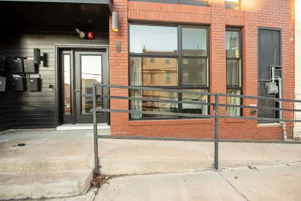 Sosuite NEW 2BR Apt w W D Split Level