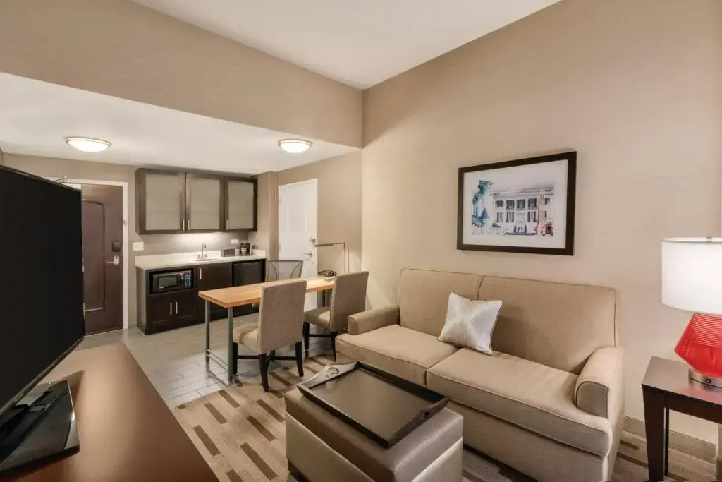Embassy Suites by Hilton Tuscaloosa Alabama Downtown - Chambres