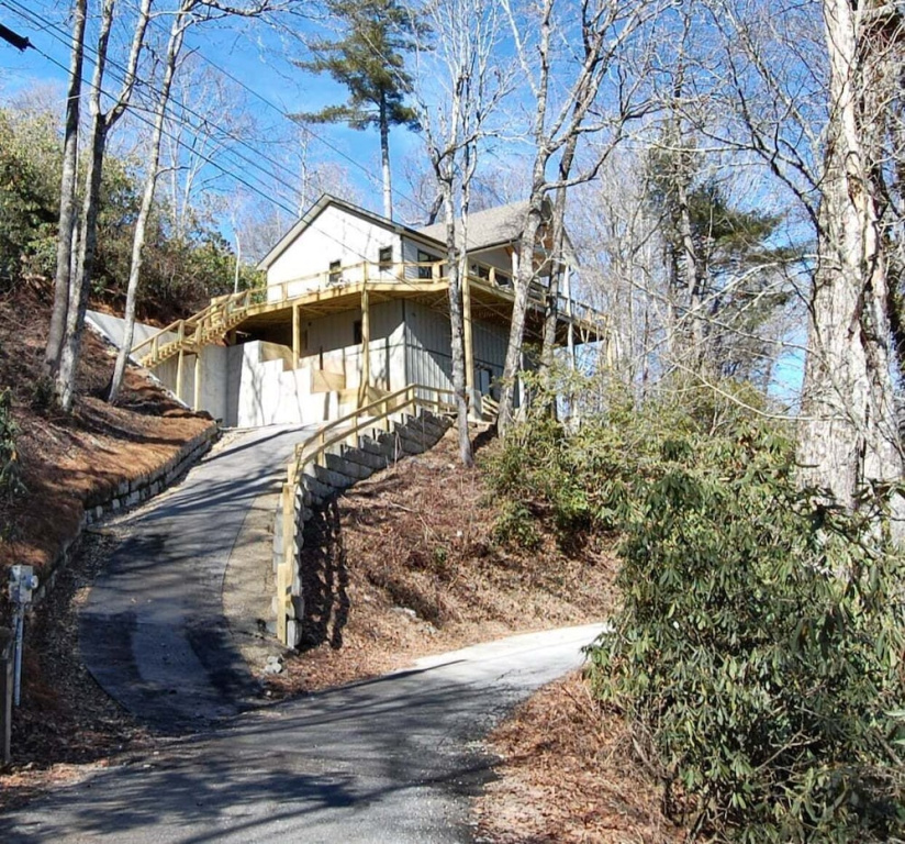 The Owlery, Walk to Town