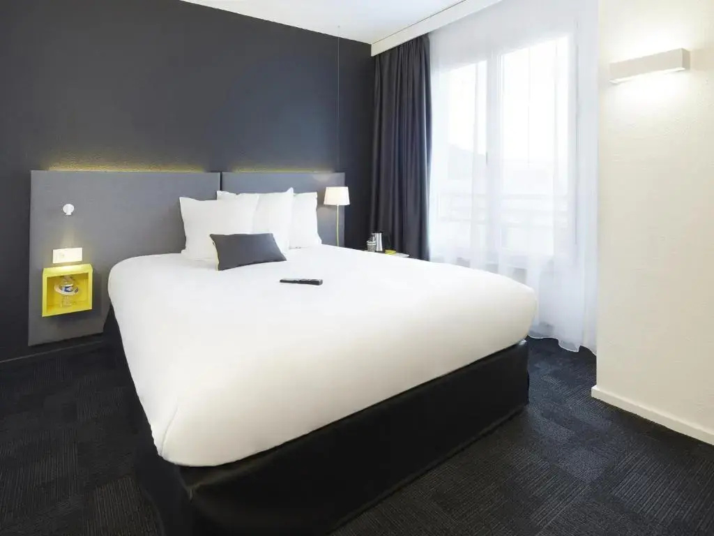 Standard Double Club room (full double bed)