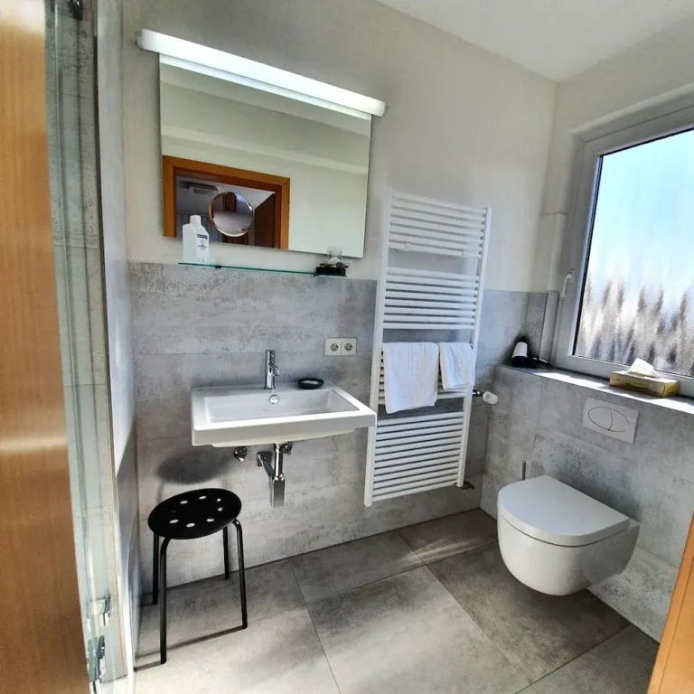 Comfort room