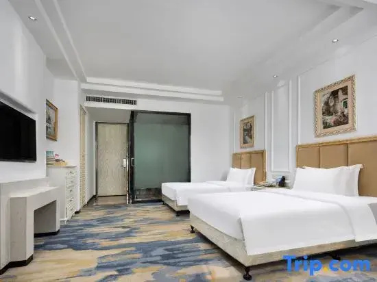 Standard room with city view
