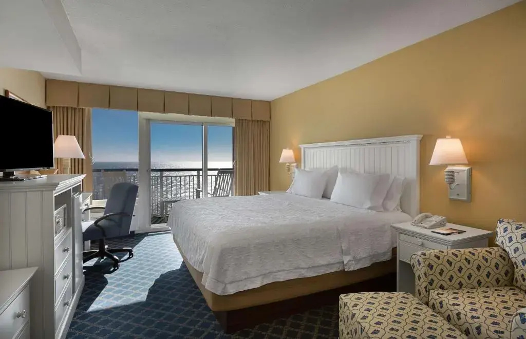 Double room oceanfront (full double bed)