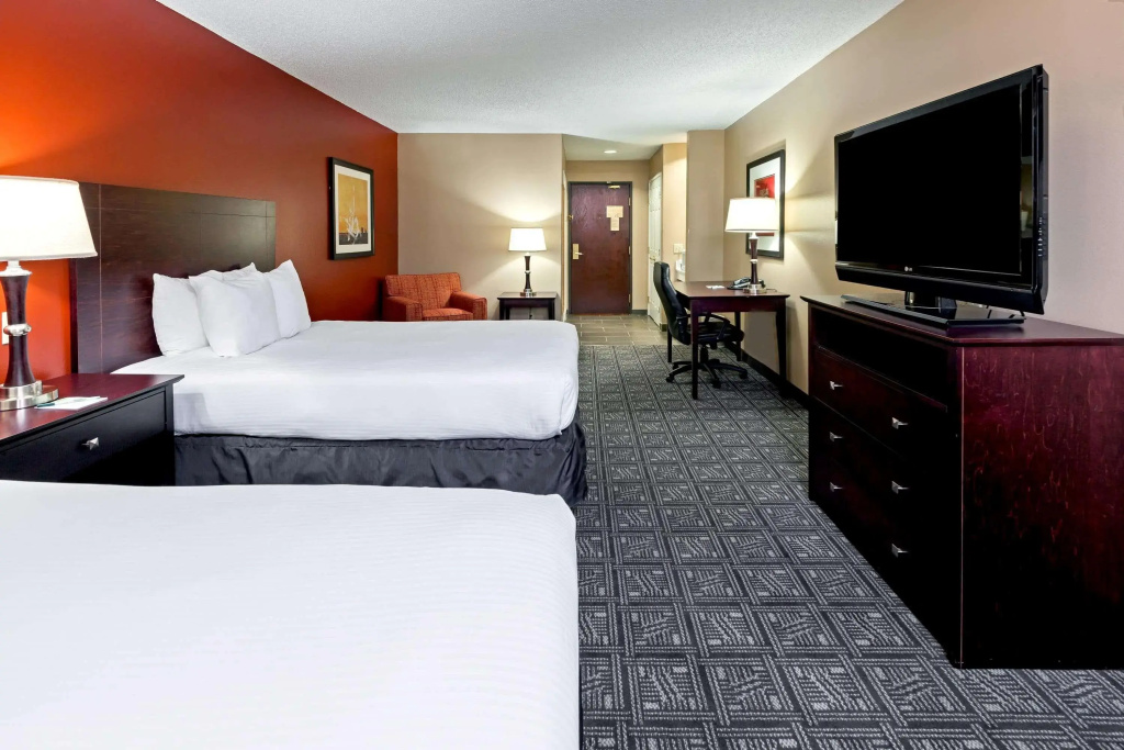 Comfort Inn & Suites Irving Las Colinas DFW — фото