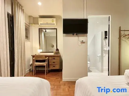 Deluxe Double room with balcony (twin beds)