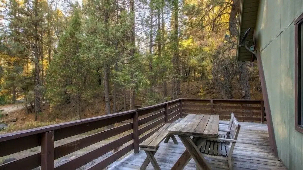 Scenic Wonders Yosemite Creekside Loft