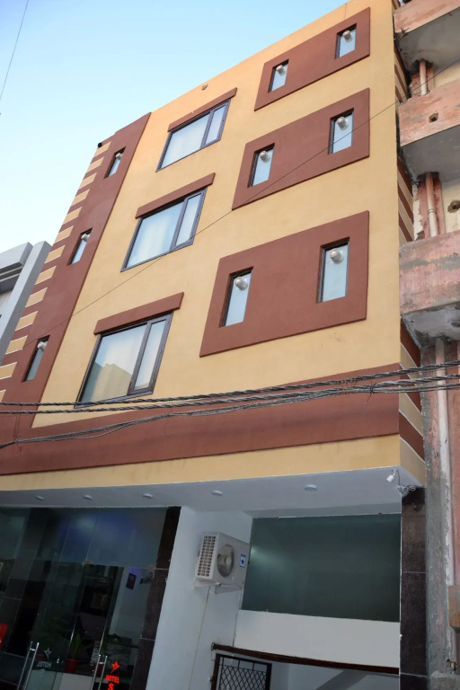 Airport Hotel Star Inn