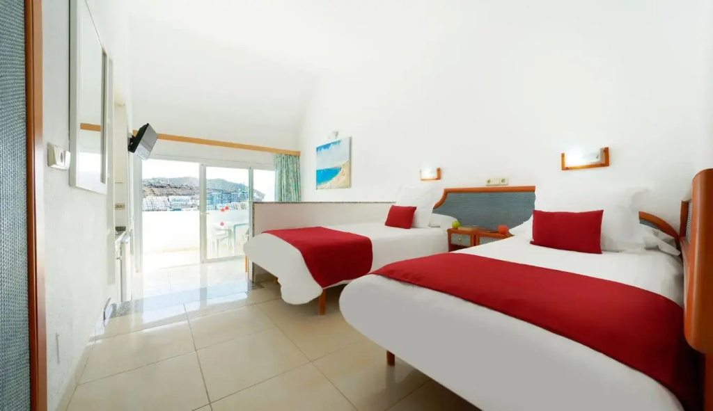 Studio with balcony and with ocean view