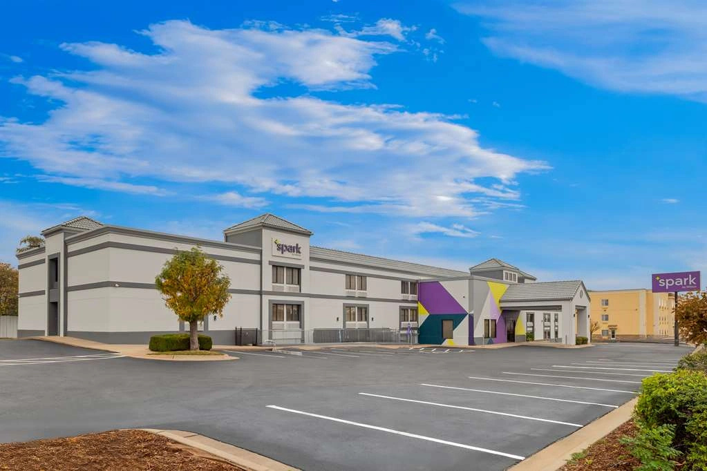 Spark by Hilton Wichita East