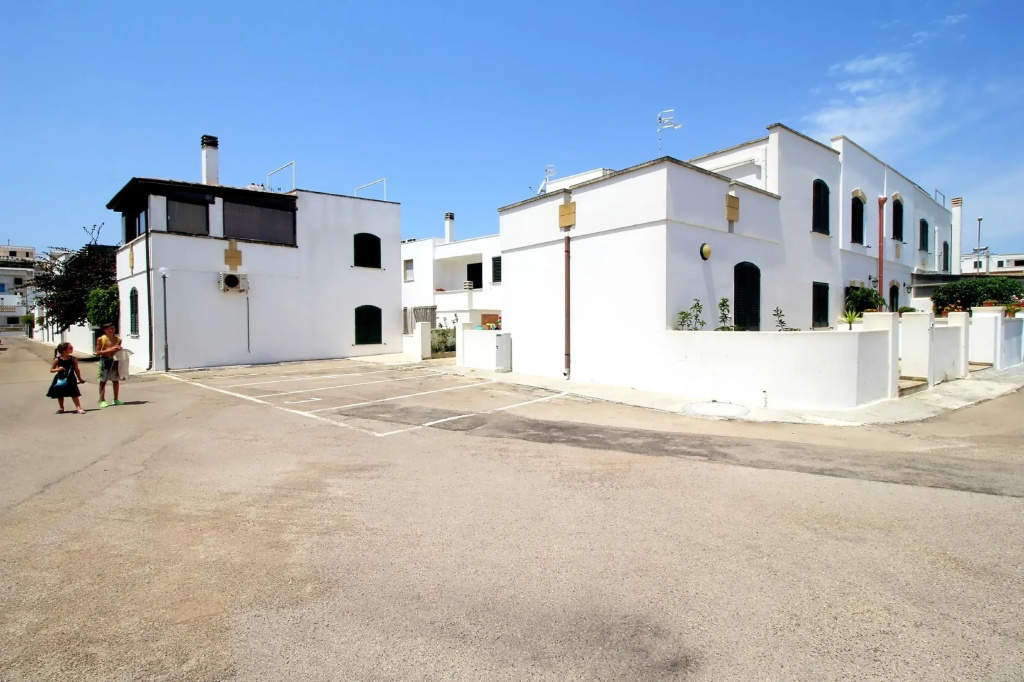 Ada Lovely House
