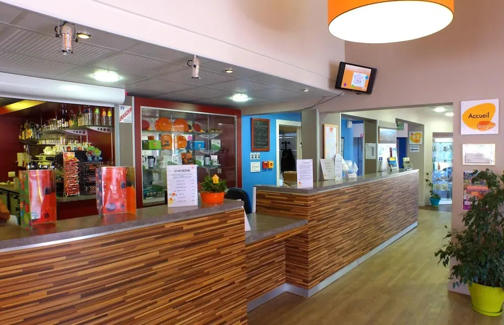 Lobby & Reception