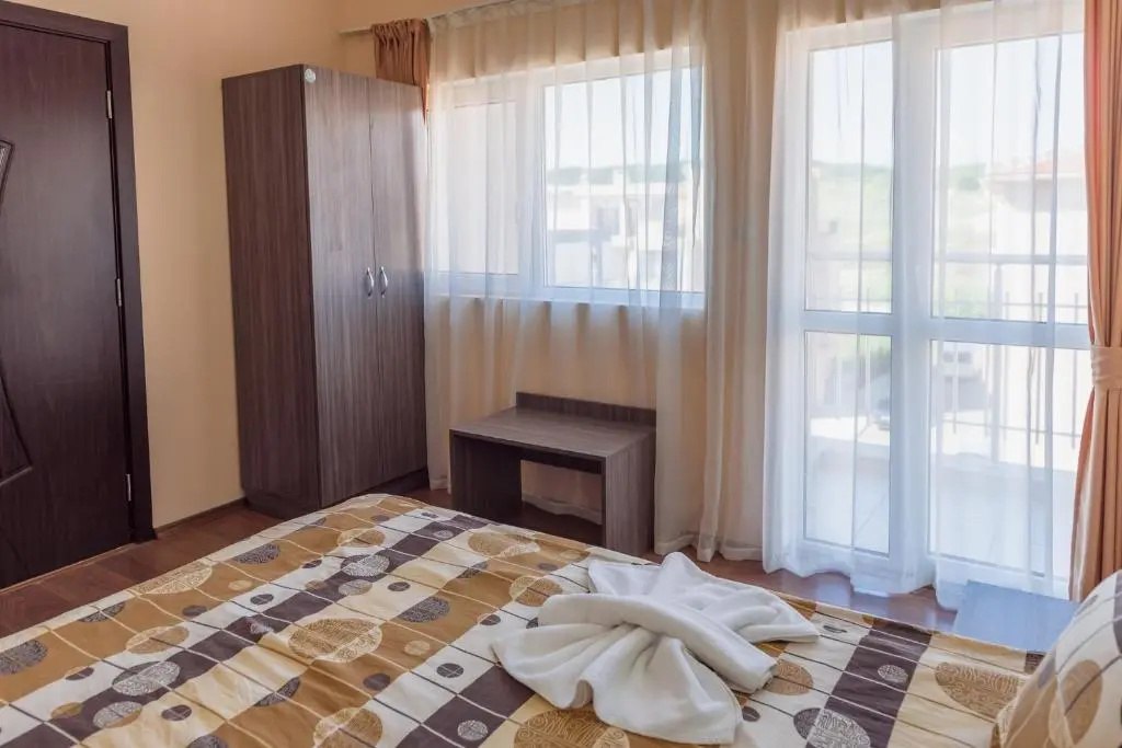 Standard Double room with balcony (full double bed)
