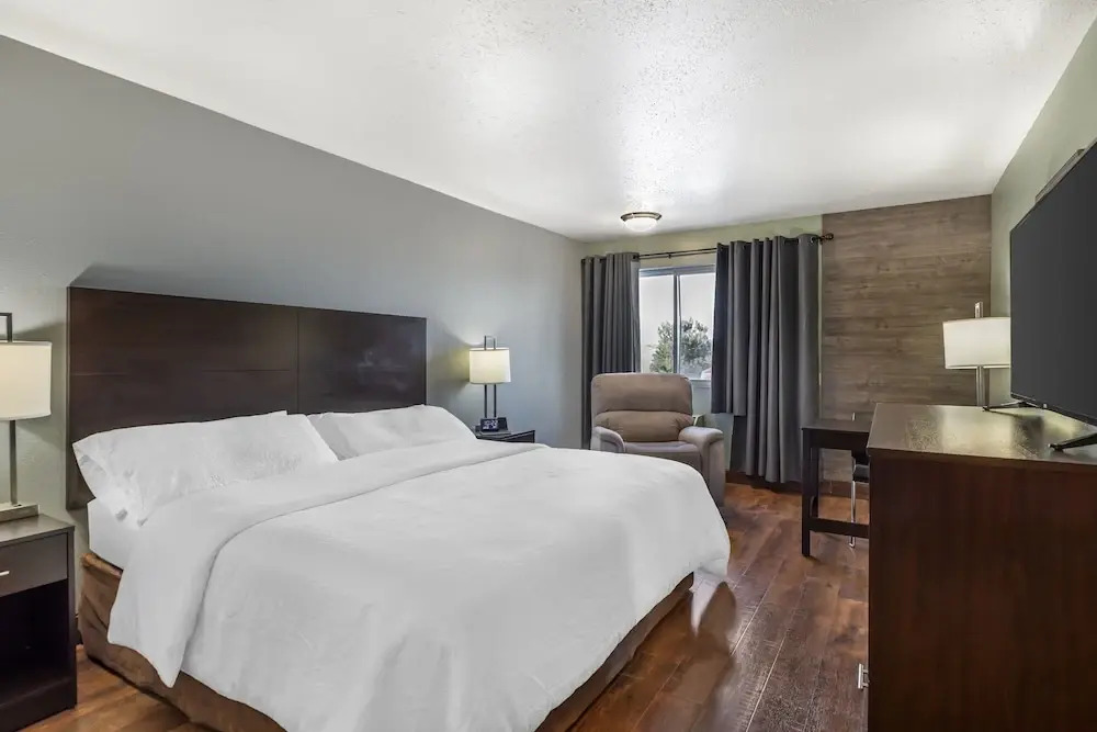 Hotel Fuzion Inn & Suites — фото 6