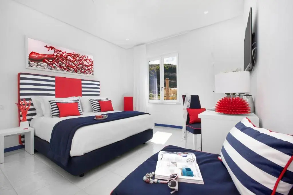 Standard Triple room with city view