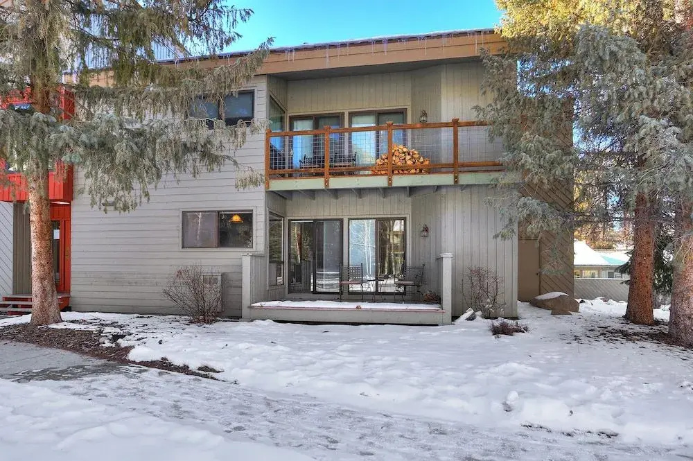 1125 Flying Dutchman 1 Bedroom Condo by RedAwning