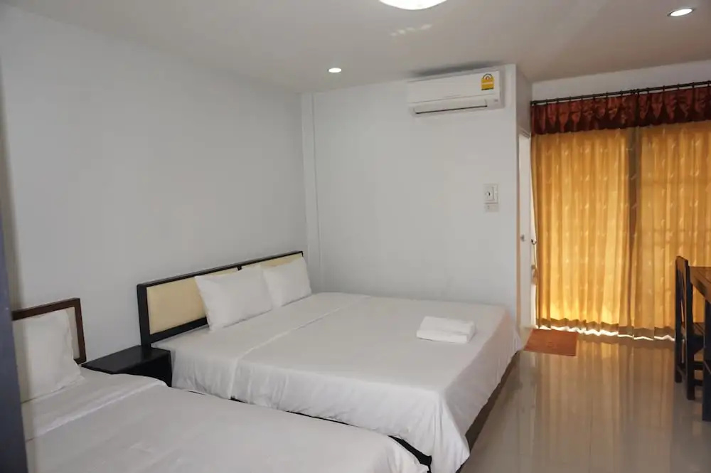 Standard Double room with balcony (full double bed)