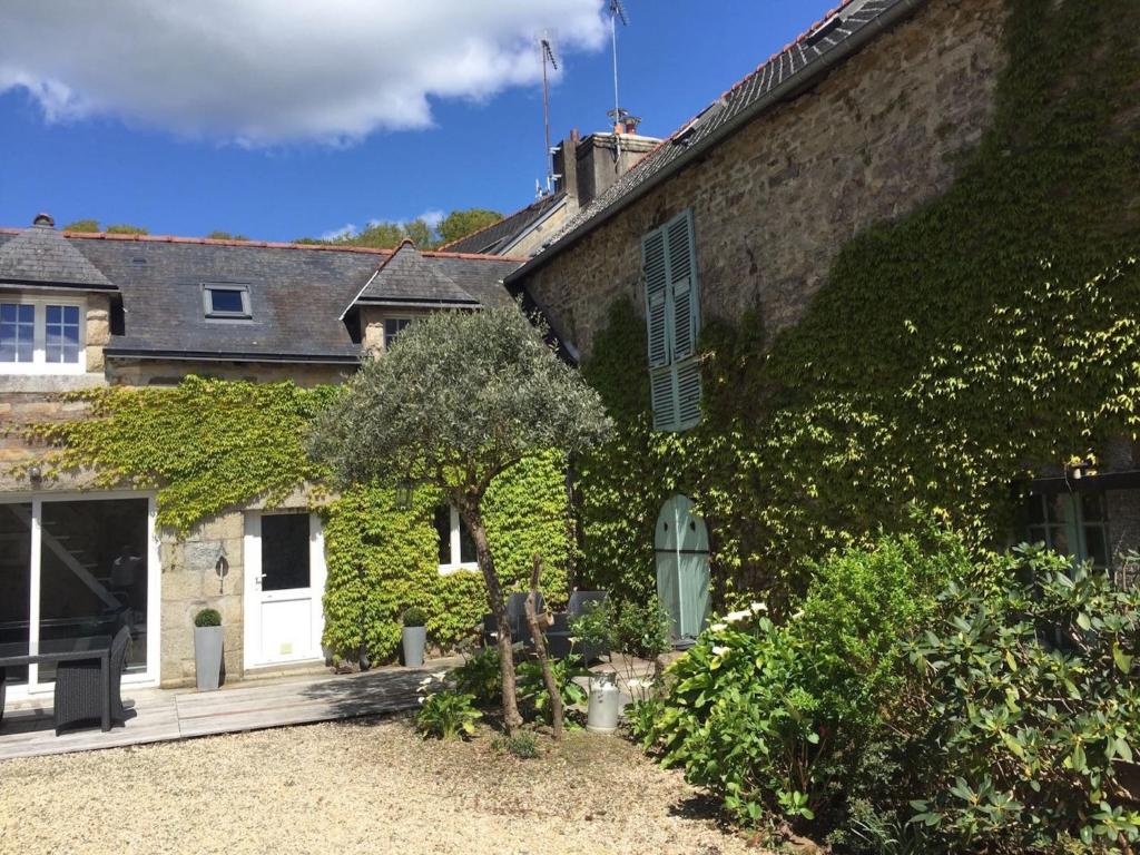 La Petite Cour