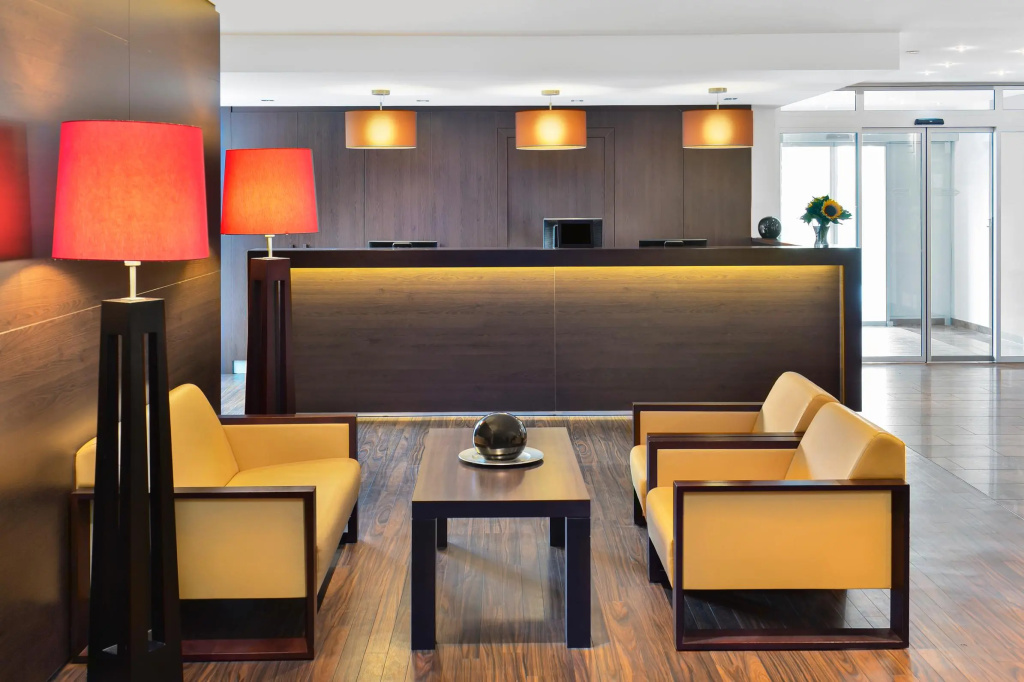 Lobby & Reception