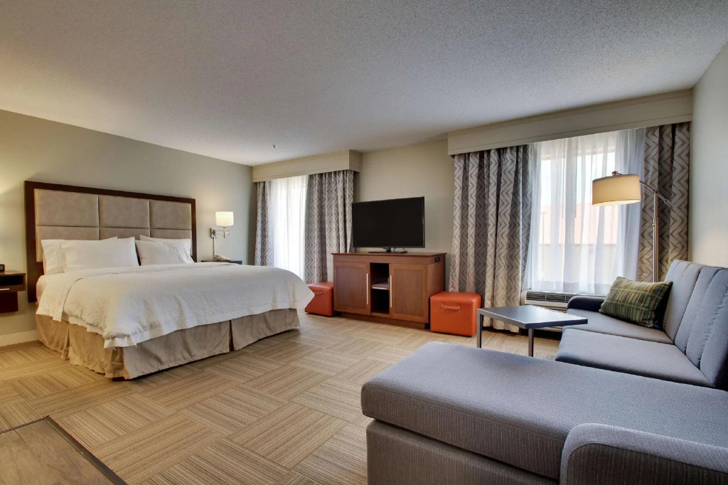 Double Suite (full double bed)