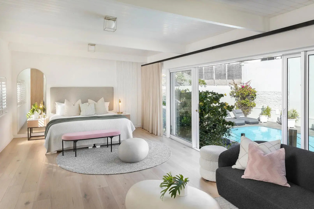The Clarendon - Fresnaye