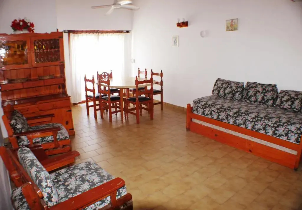 3 Bedrooms Apartment