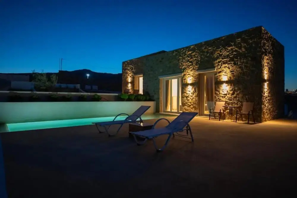 Adyton Luxury Suites Mykonos Poolside Luxury