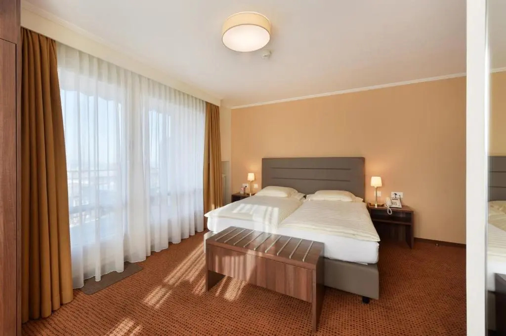 Superior Double room with balcony and with lake view (twin beds)