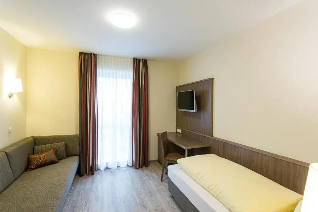 Deluxe Single room