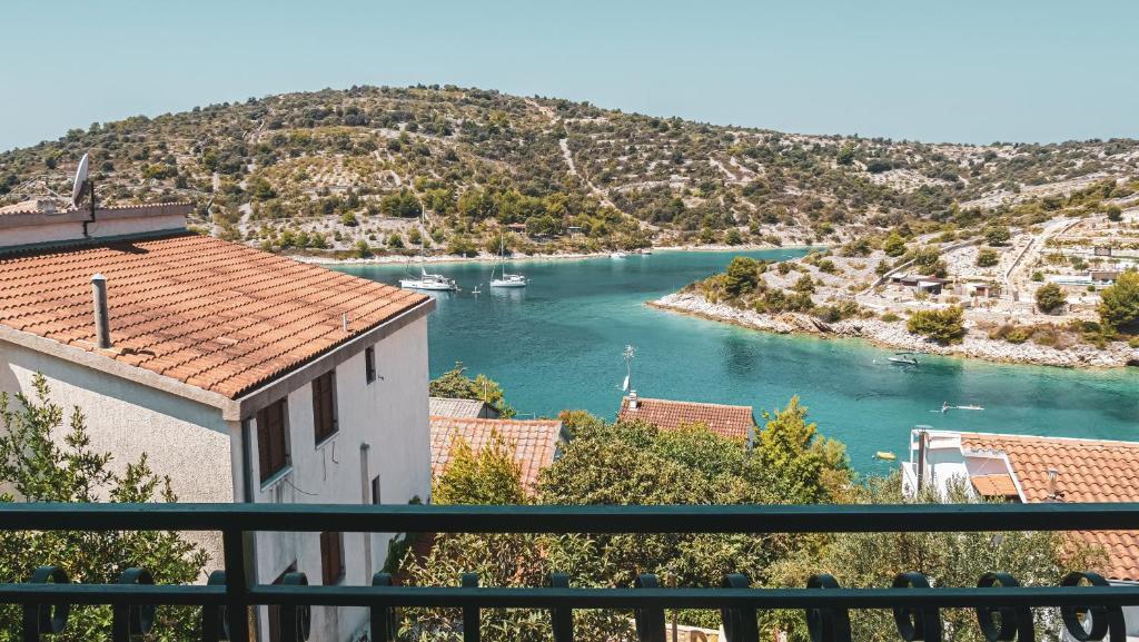 Отель Apartments by the sea Sevid, Trogir - 18745, фото 19