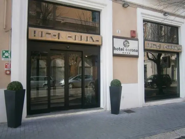 Hotel Corona - Chambres