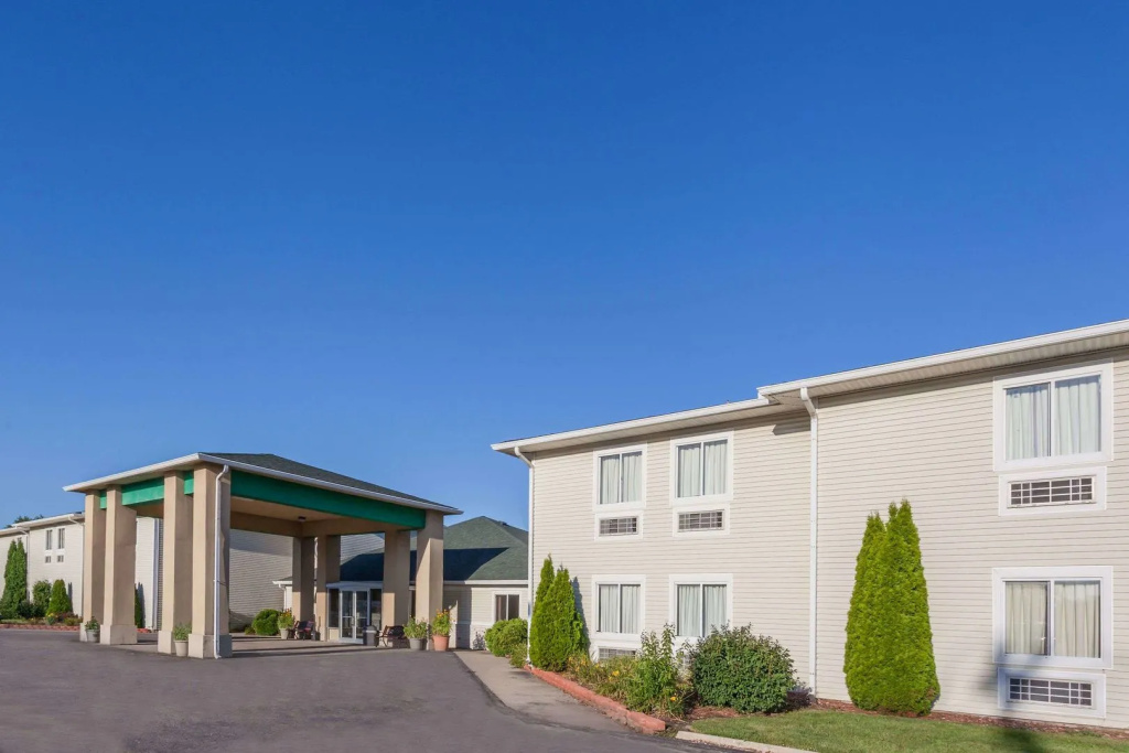 American Inn and Suites Dundee
